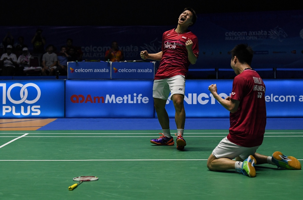 Ganda putra Indonesia Marcus Fernaldi Gideon/Kevin Sanjaya Sukamuljo. (MOHD RASFAN / AFP)