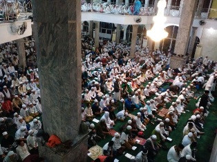Pemkot Padang Wajibkan PNS Salat Subuh Berjemaah