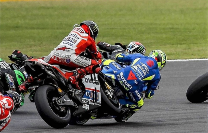 Komplain Iannone setelah Ditabrak Lorenzo dan Dihukum Race Director