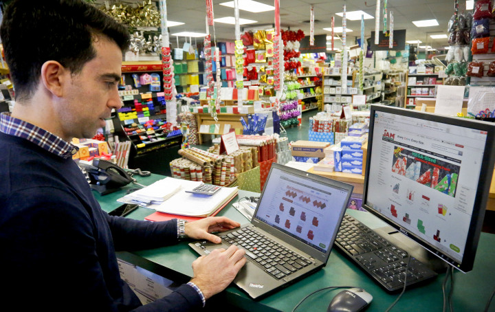 Toko <i>Online</i> dan Celah Lebar bagi Peretas