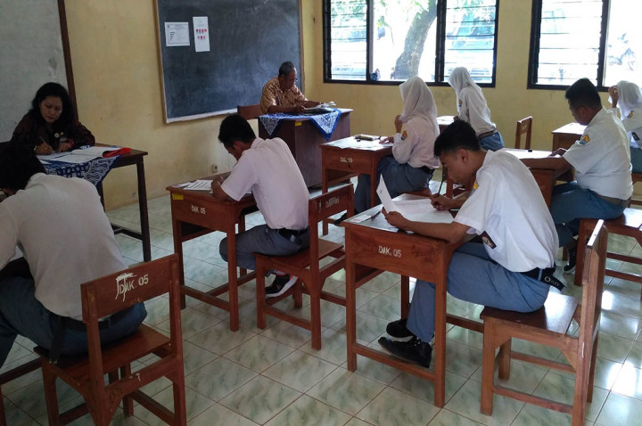 Tujuh Siswa SMA Luar Biasa di Jepara Mengikuti UN
