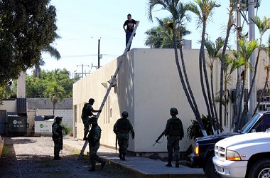 Dilemparkan dari Pesawat, Jasad Pria Ditemukan di Atap Rumah Sakit