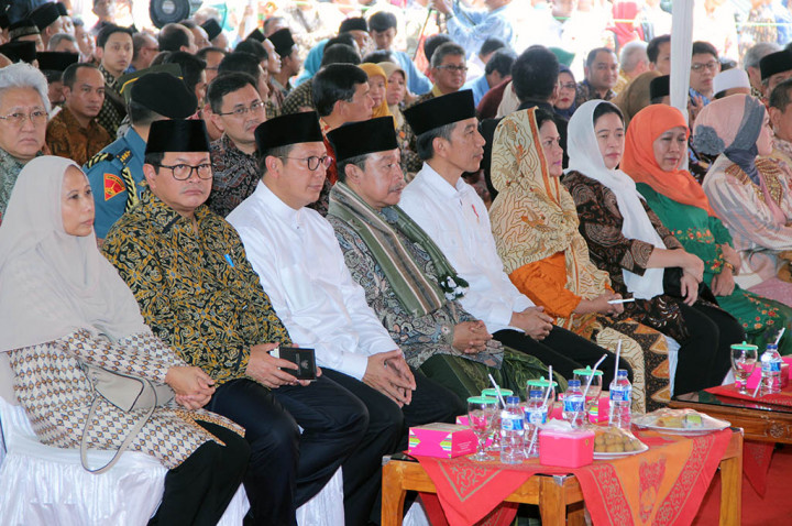 Jokowi:  Raja Salman Sudah Saya Payungi & Sopiri, <i>kok</i> Investasinya Kecil