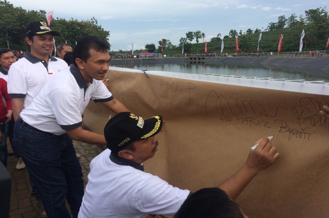 Bupati Sebut Hanya Lima Persen Warga yang Menolak Pabrik Semen di Rembang