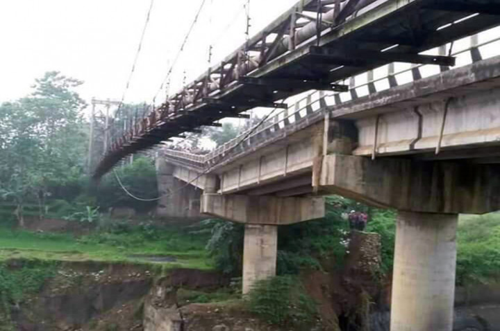 Jembatan Cipamingkis Bogor Patah