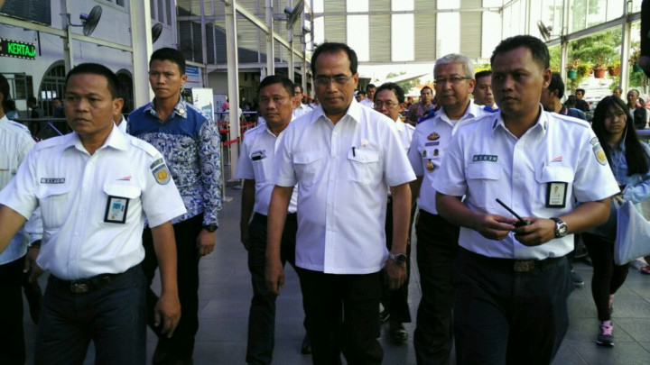 Menhub Pantau Langsung Stasiun Pasar Senen