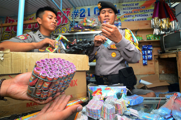 Ledakan Petasan Hancurkan Rumah di Sukabumi