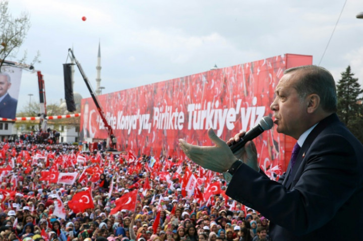 Turkey Rivals Make Last Push Before Tense Poll