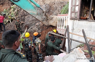 Militer Sri Lanka Turun ke Lokasi Musibah Longsoran Sampah