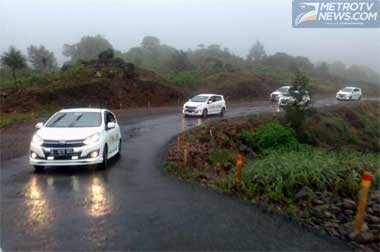 Uji Performa New Ayla 1.200 cc, Responsif Libas Trek Ciwidey