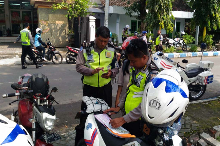 Warga Mengakui Kemudahan Sistem Tilang Elektronik