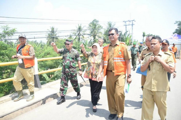 Jembatan Cipamingkis Bogor Ambles, Jalur Alternatif pun Rusak