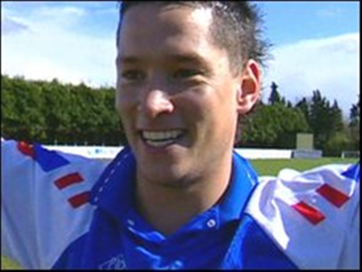 2004: Marc Burrows Dinobatkan sebagai Pencetak Gol Tercepat di Dunia