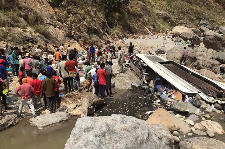 Bus Terjun ke Jurang, 44 Tewas