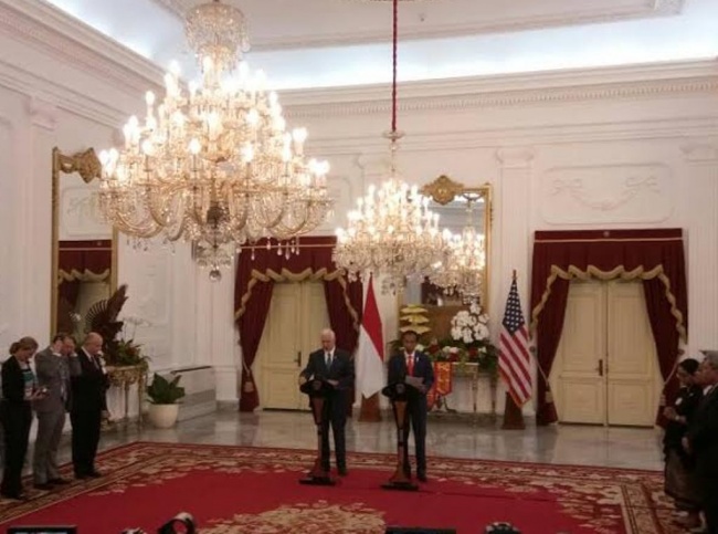 Jokowi Welcomes US Vice President