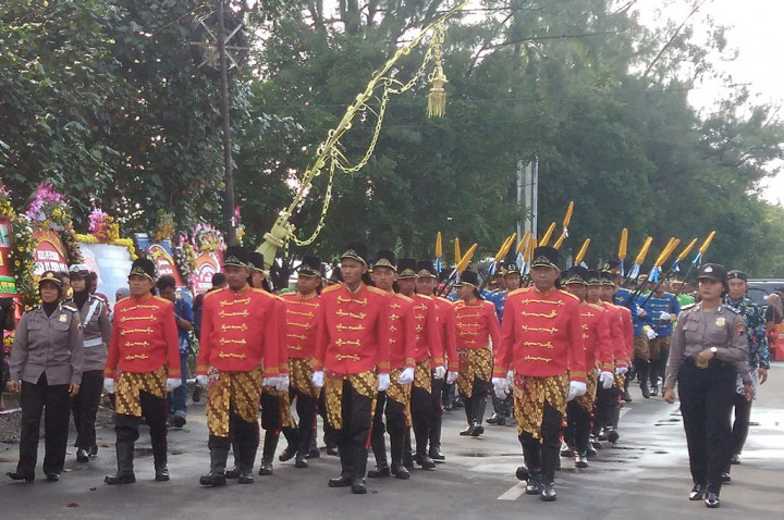 Pedagang Pasar Klewer Dikirab