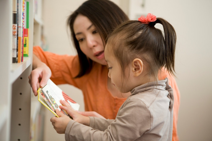 7 Cara Ampuh agar Anak Gemar Membaca Buku