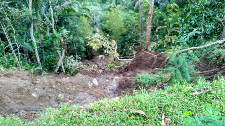 Tanah Retak 147 Meter di Kulon Progo Dipasangi EWS