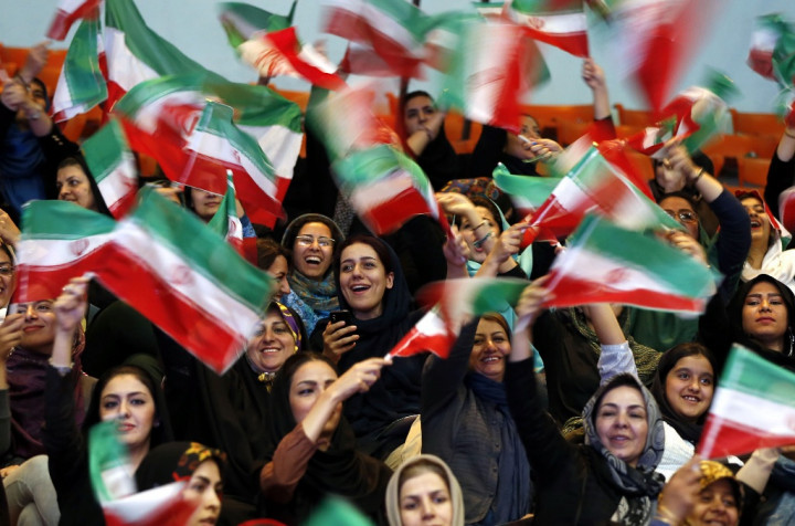 2006: Angin Segar untuk Fan Wanita di Iran