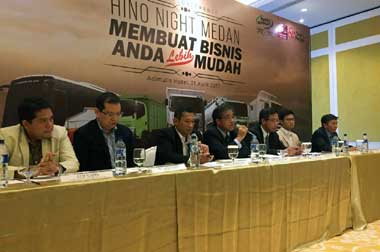 Hino Night Sambangi Medan, Red Carpet-nya Pengguna 'Truk Ijo'