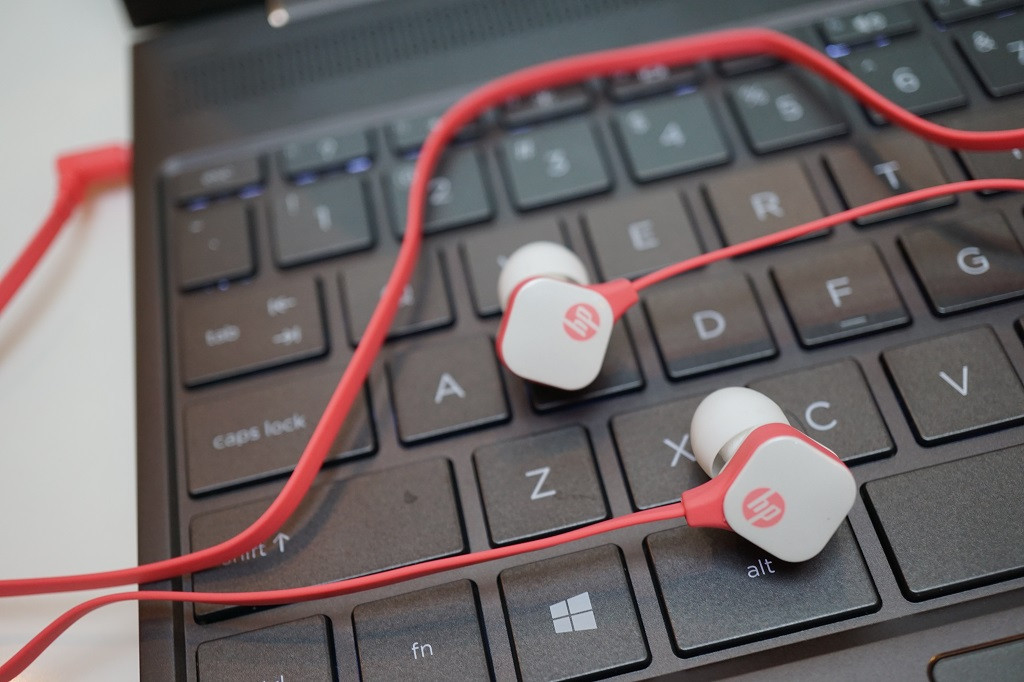 Tampilan HP In-Ear Headset H2310. (MTVN)
