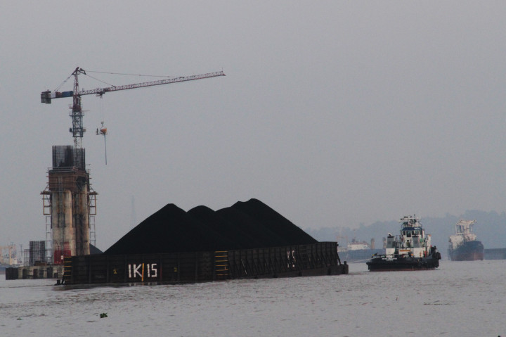 Miliaran Rupiah Pundi-pundi Komura