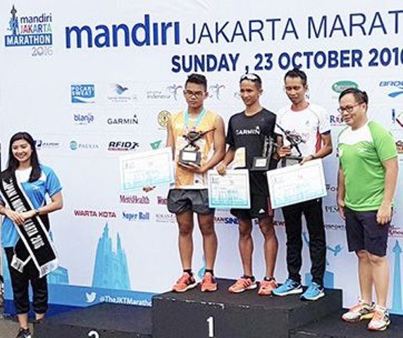 Sain Alim & Yulianingsih Juara Marathon Internasional di Yogyakarta