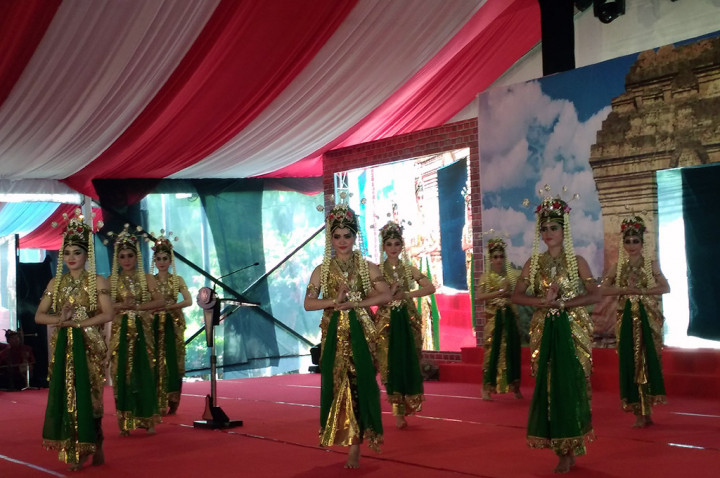 Tarian Bedhoyo Majakirana Sambut Menteri dan Gubernur se-Indonesia