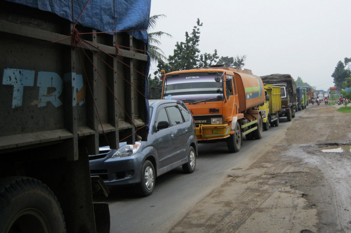 Km 19 Jalinsum Ambles, Kendaraan Antre 16 Jam