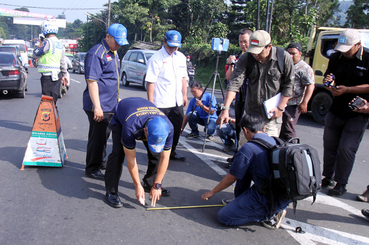 Olah TKP Kecelakaan di Puncak Gunakan 3D Laser <i>Scanner</i>