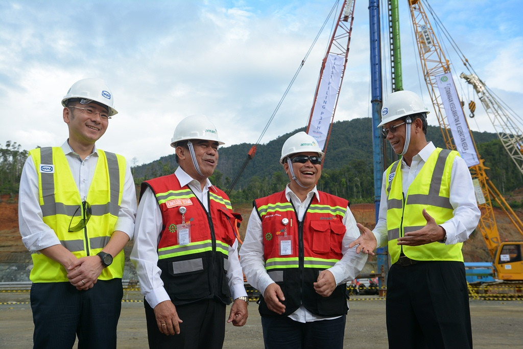 PT Antam (Persero) Tbk (Antam) telah memasang tiang pancang perdana (first piling) Proyek Pembangunan Pabrik Feronikel Haltim, Selasa, 25 April 2017 (Foto:Dok.Antam)