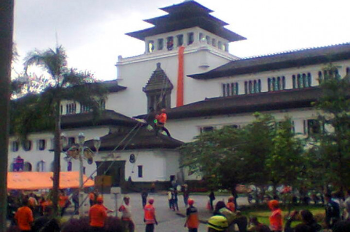 Ketika Sirine Peringatan Bencana di Gedung Sate Berbunyi