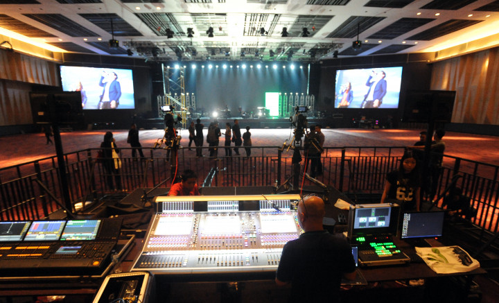 Dalang di Balik Pertunjukan