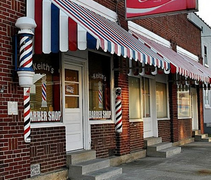 Sejarah Tiang Barber Shop, Tanda Tanpa Kata