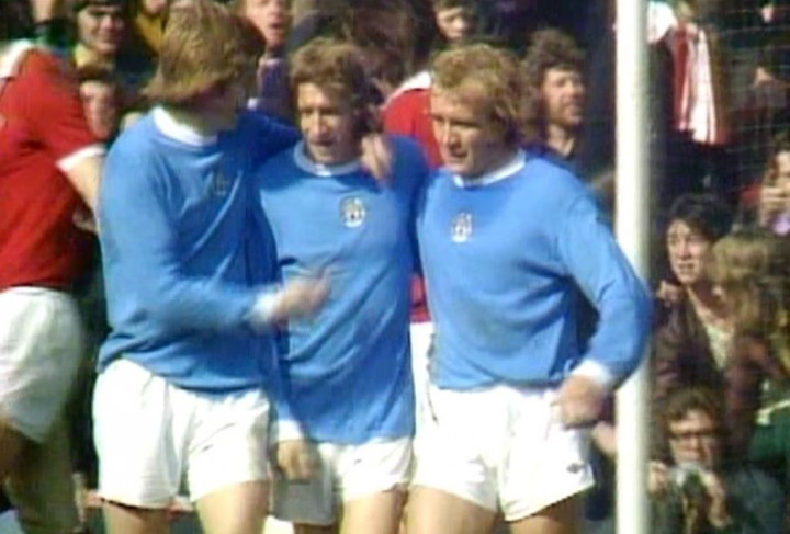 1974: Pembalasan Dendam Denis Law kepada MU