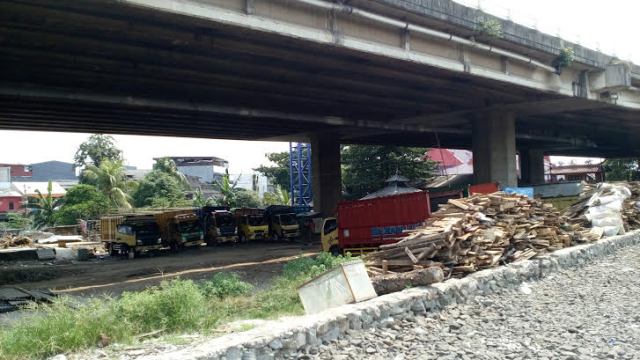 Mengintip Kolong Tol yang bakal Disulap Jadi Parkiran Kalijodo