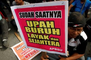 PR Pemerintah di Hari Buruh, Menggenjot <i>Skill</i>