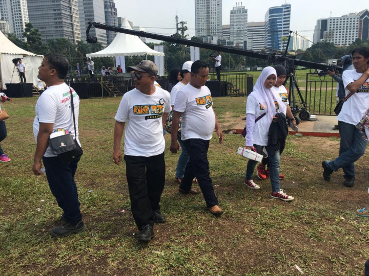 Massa Buruh di Senayan Membubarkan Diri