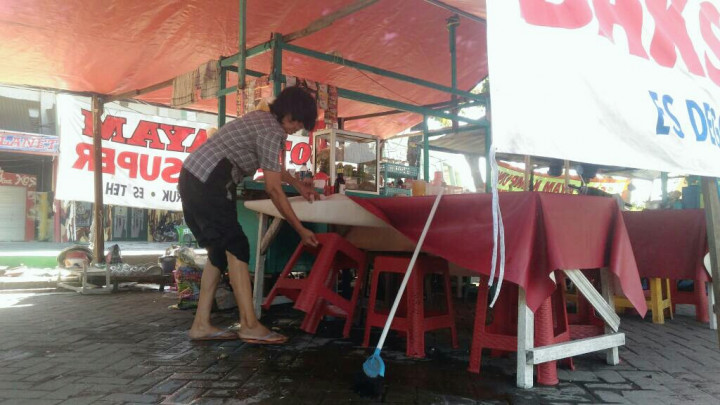 Pedagang jadi Sasaran Bentrok Peringatan May Day di Sidoarjo