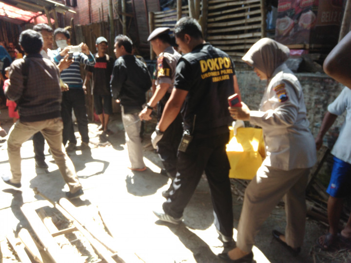 Mayat Bayi Terapung di Kali Jenes Solo