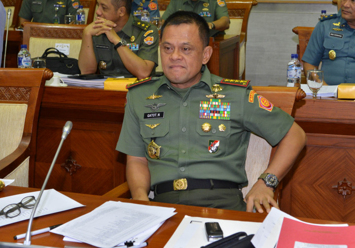 Jokowi Diminta Evaluasi Menhan & Panglima TNI