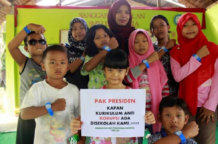 Seribu Surat untuk Jokowi Bertuliskan Permintaan Kurikulum Pendidikan Antikorupsi