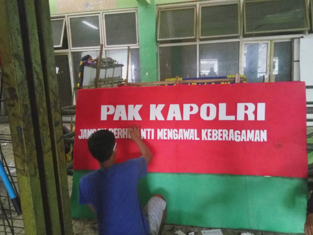 Pembuat Karangan  Bunga  sampai Menolak Pesanan Medcom id