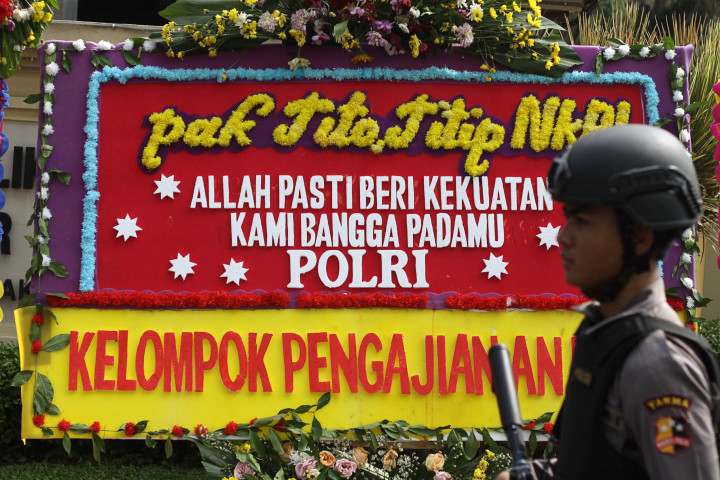 Katakan dengan Bunga