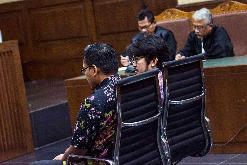 Dua terdakwa kasus suap di Bakamla Muhammad Adami Okta dan Hardi Stefanus dituntut hukuman dua tahun penjara serta denda Rp100 juta subsider enam bulan dalam persidangan tersebut. Foto: ANTARA/Aprillio Akbar