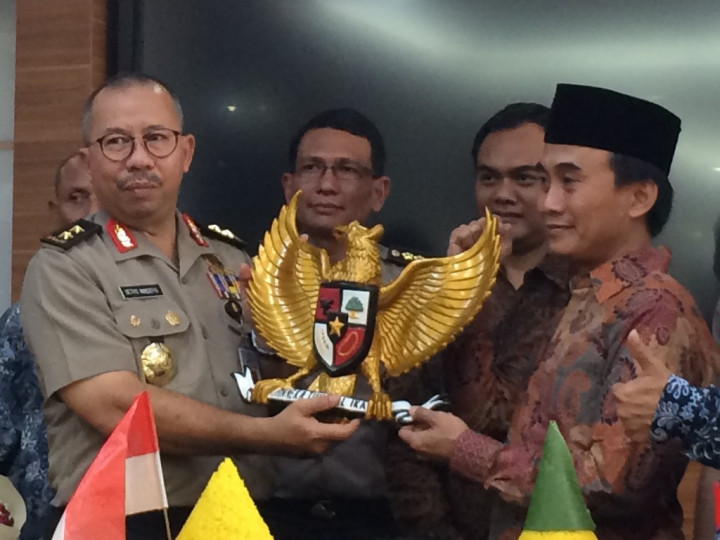 Polri Dapat Kiriman Tujuh Tumpeng
