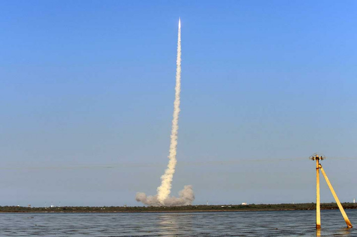 India Luncurkan Satelit Komunikasi Asia Selatan