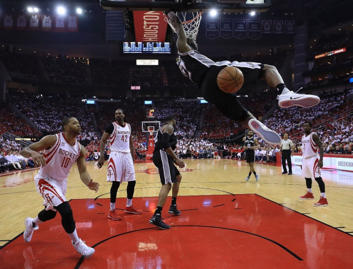 San Antonio Spurs Membekap Rockets