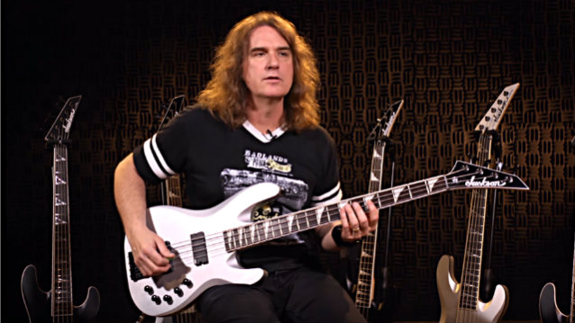 Bassist Megadeth Nebeng Mobil Penggemar Keliling Ancol