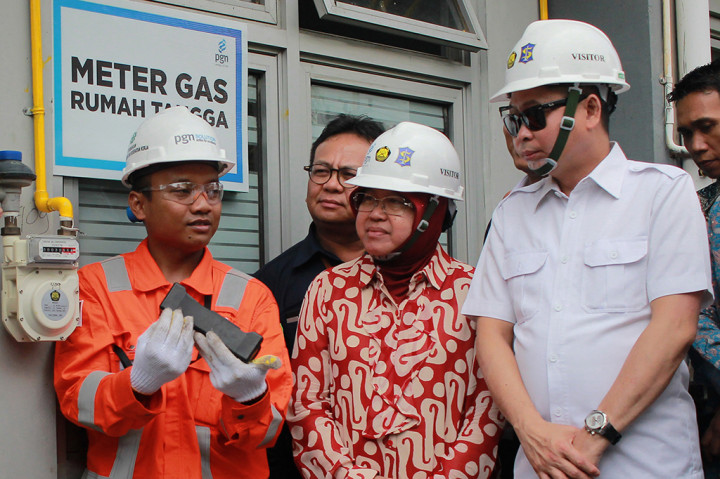Jonan Resmikan Jaringan Gas Rumah Tangga di Surabaya